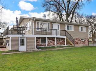 721 Kingston Blvd, McHenry, IL 60050