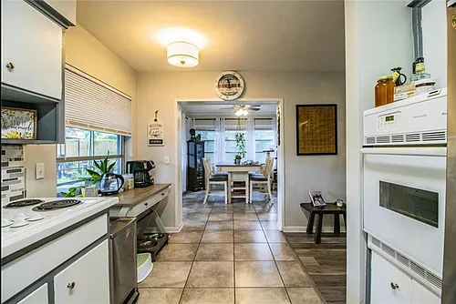 1604 Park Dr Photo 1