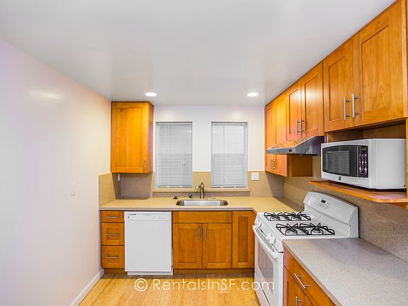 3rd image of 1666 Lombard St #C