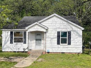 1023 S Walnut St, Hope, AR 71801