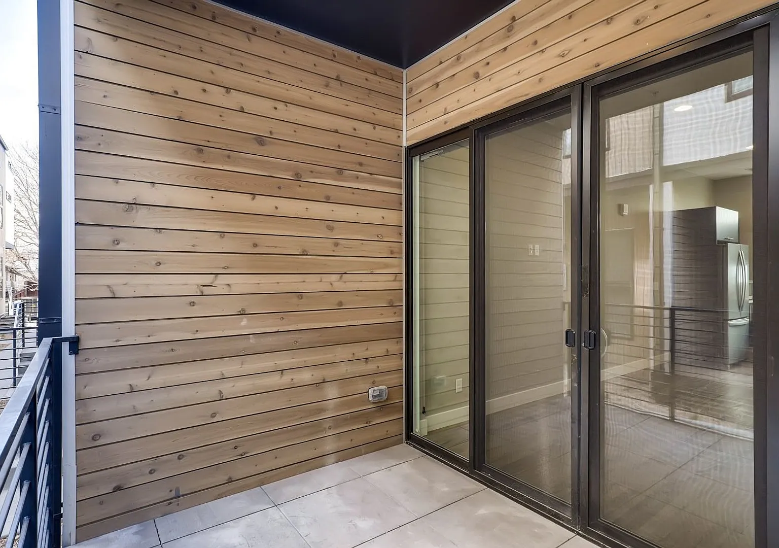 Modern 2 Bed + Office Townhome — Photo 4