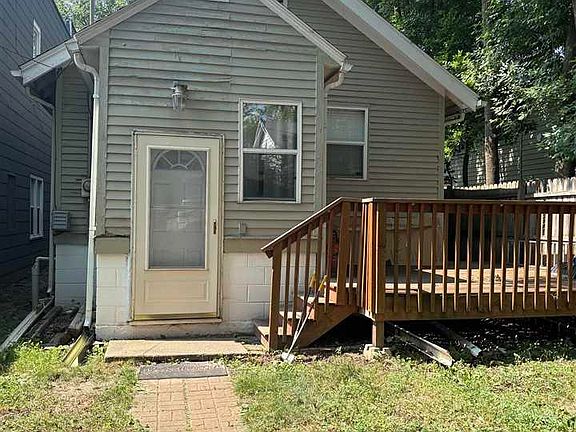 3rd image of 1606 3rd Ave E