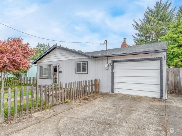 1208 S 8th Avenue, Kelso, WA 98626