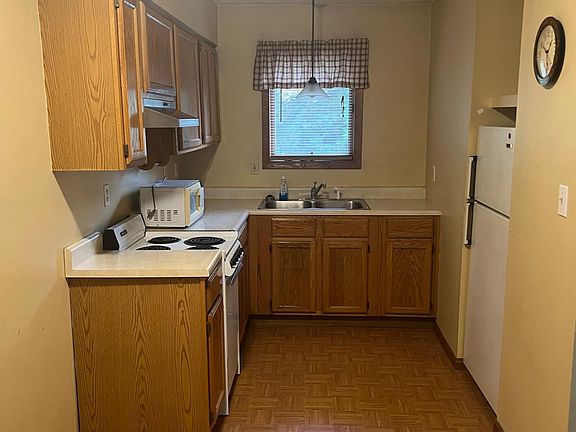 3rd image of 5265 Petoskey St #5265