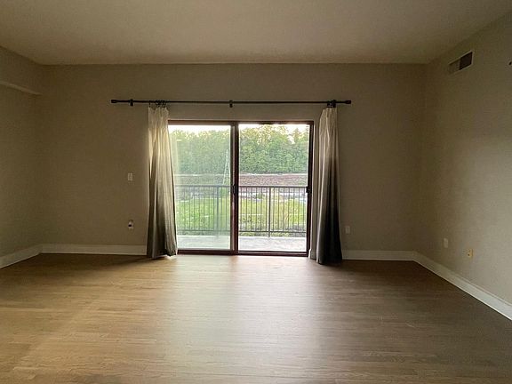 4th image of 3750 Main St #78-704