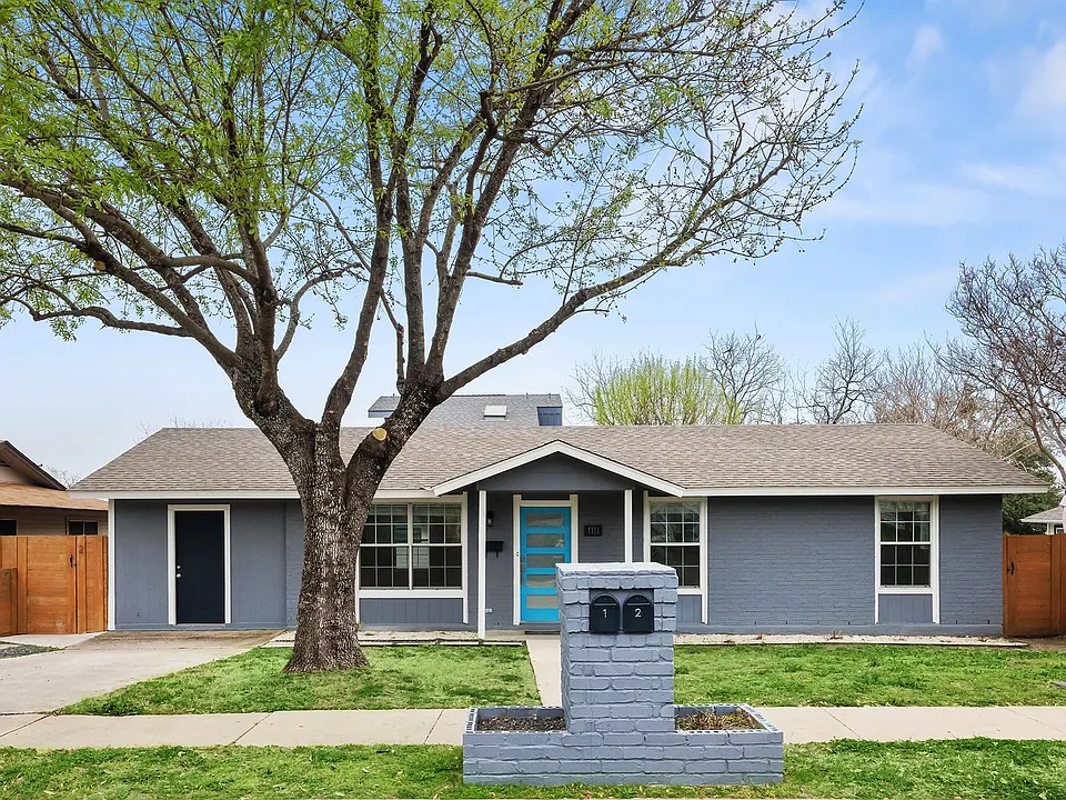 1111 Lawson Ln