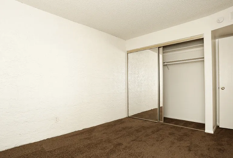 The Summit Apartments — Photo 15