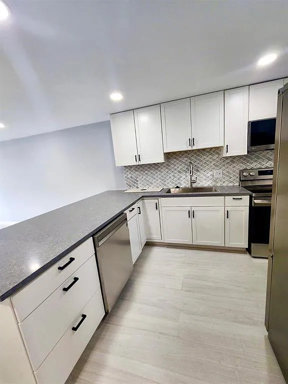 1 bed, 1.5 bath, 810 sqft, $1,850 — Photo 3