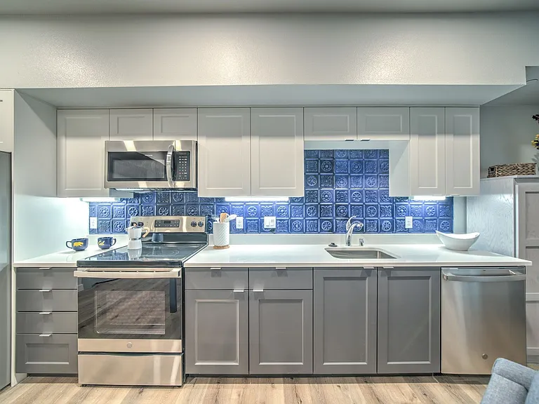 EXPERIENCE The Den & ALL it has to Offer! Now leasing for June 2026! — Photo 23
