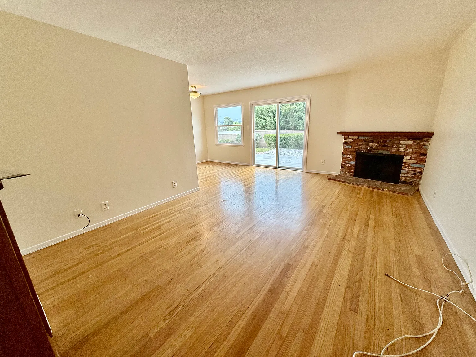 3 bed, 1.5 bath, 1440 sqft, $5,200 — Photo 4