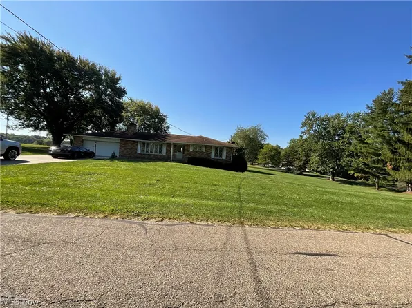 706 Bakers Rd, Hopedale, OH 43976