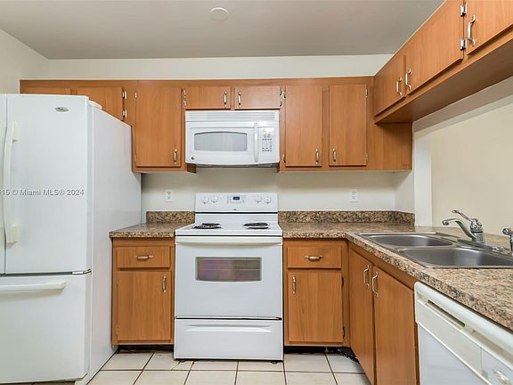 5th image of 10935 NW 29th Ct #10935