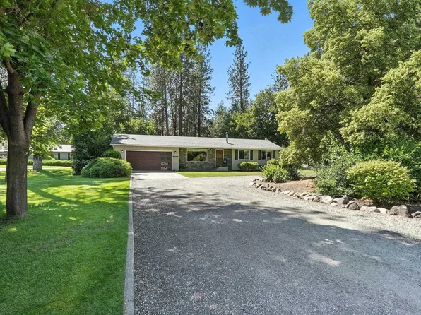 17717 N West Shore Rd, Nine Mile Falls, WA 99026