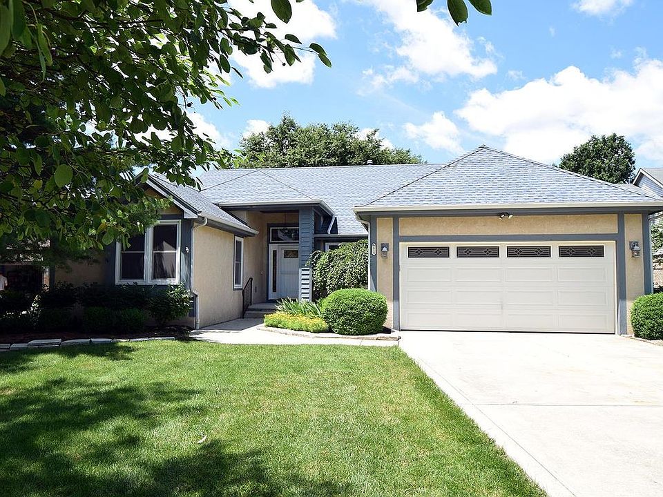 1st image of 415 Rockbourne Dr