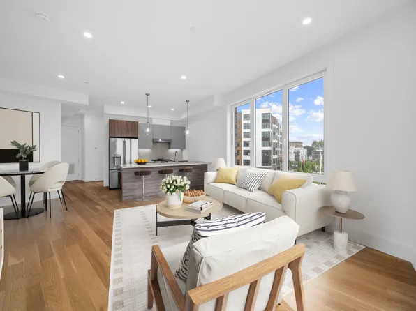 Residencies at 218-220 Old Colony Avenue