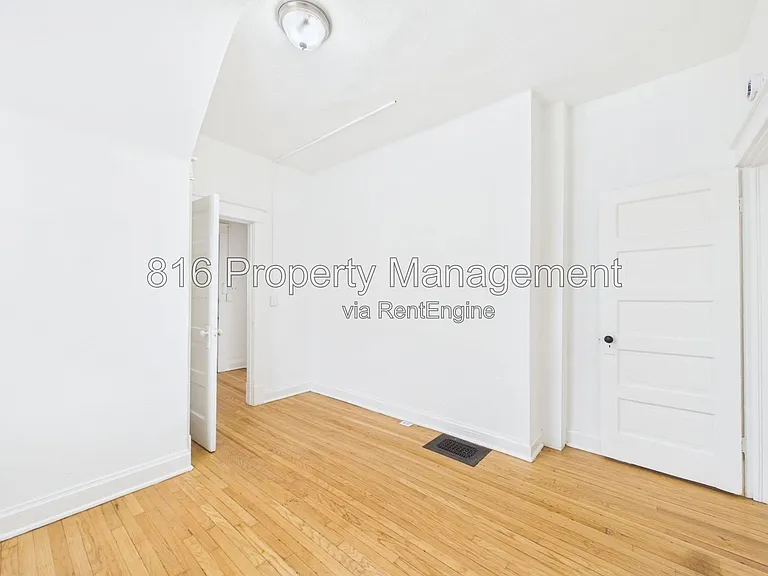4008 Charlotte St #1 — Photo 15