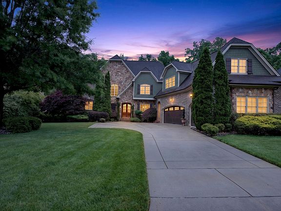 3rd image of 210 Michelangelo Way