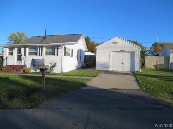 5277 Orchard Ave, Hamburg, NY 14075