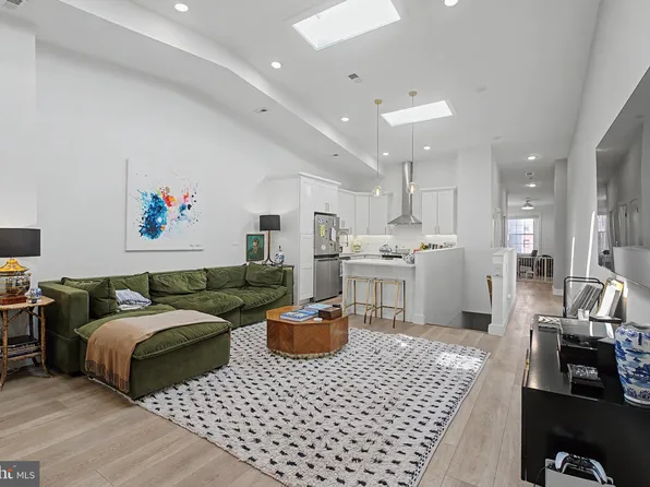 120 N 3rd St #4, Philadelphia, PA 19106