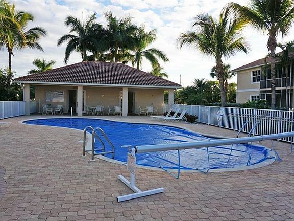 3rd image of 2630 Tarpon Cove Dr APT 222