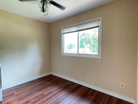 5th image of 5452 Lassaline Ave