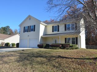 724 Baskins Cir, Winder, GA 30680