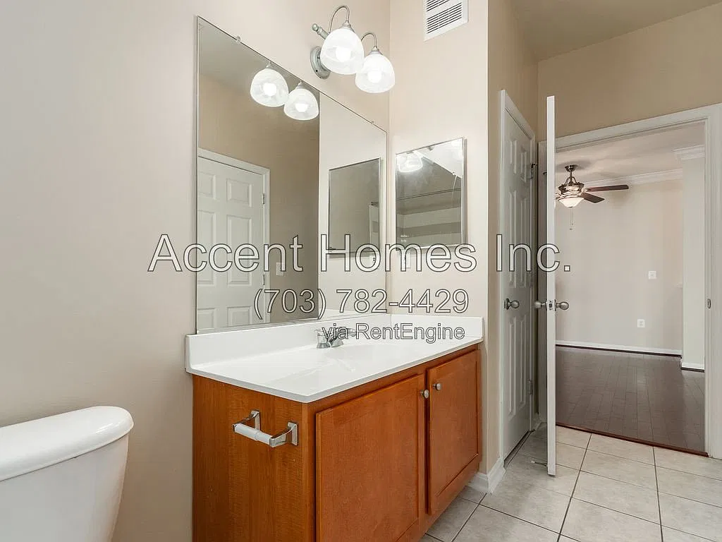 1 bed, 1.0 bath, 772 sqft, $1,900 — Photo 4