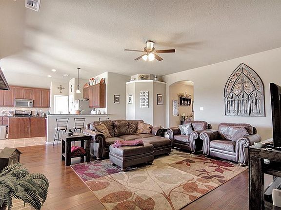 4th image of 3131 Gunsmoke Dr