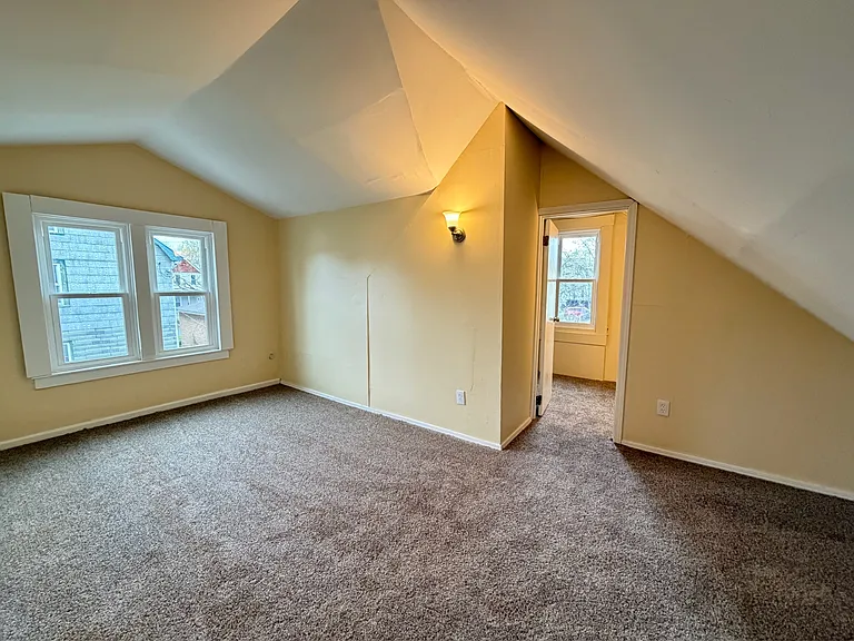 125 Edison Ave — Photo 14