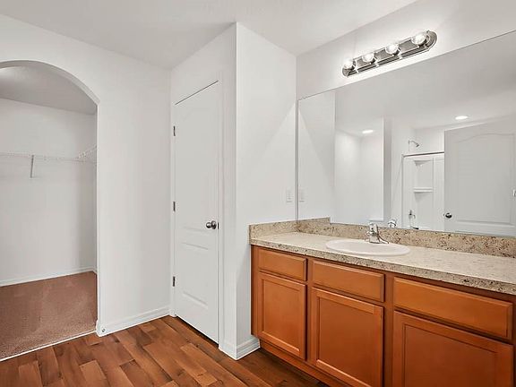 4th image of 741 Chatham Walk Dr