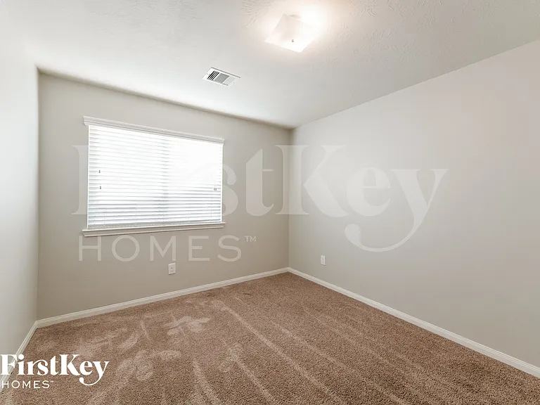 2427 Gianna Way — Photo 11
