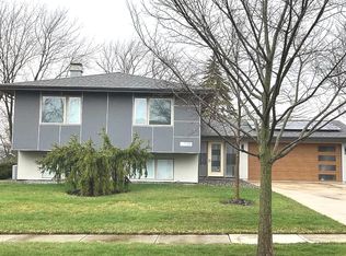 1120 Englewood Rd, Hoffman Estates, IL 60169