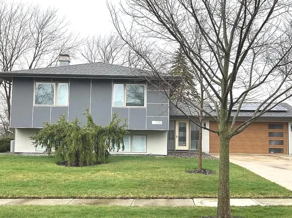 1120 Englewood Rd, Hoffman Estates, IL 60169