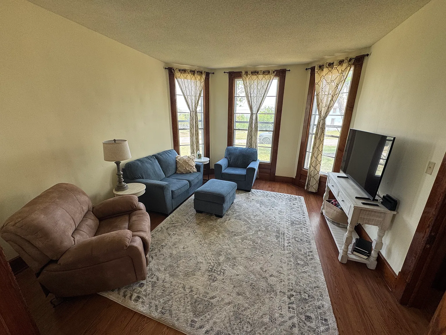 4 bed, 3500 sqft, $3,100 — Photo 4