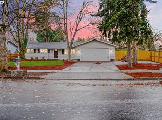 888 65th St, Springfield, OR 97478