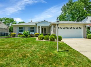 15053 Inbrook Dr, Plymouth, MI 48170