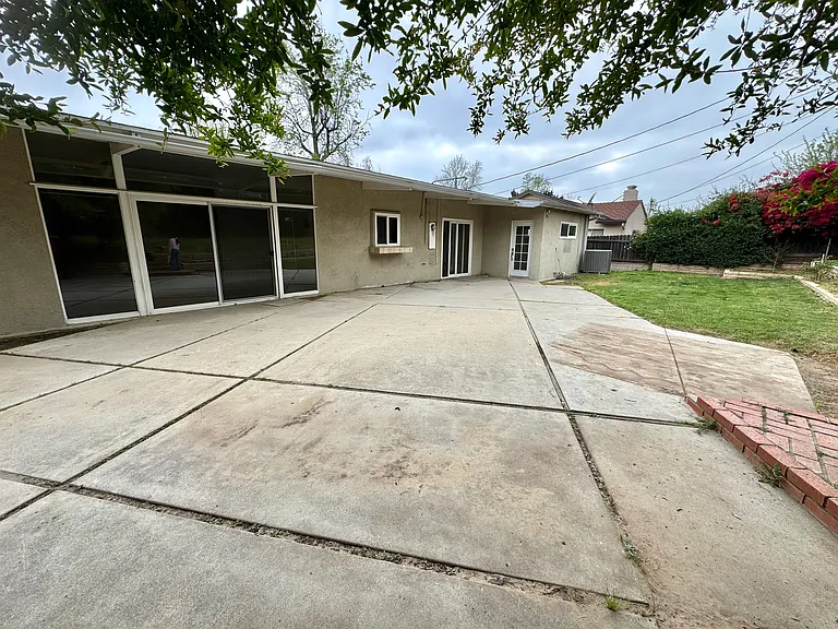 16817 Liggett St — Photo 15
