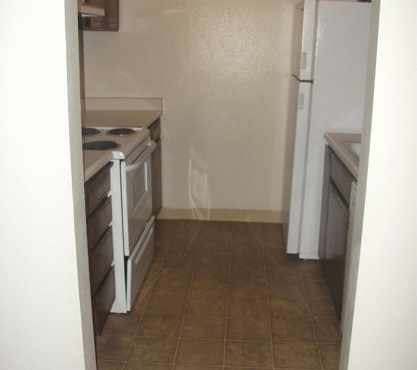2nd image of 180 Sea Ridge Ct APT 4
