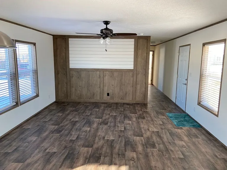 900 Southview Ave — Photo 3