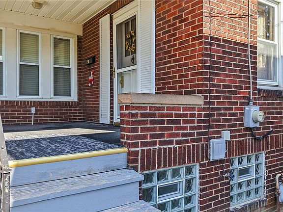3rd image of 77 Flowers Ave