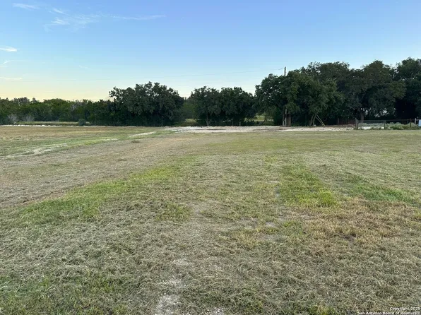 300 Summit Dr LOT 4, Leakey, TX 78873
