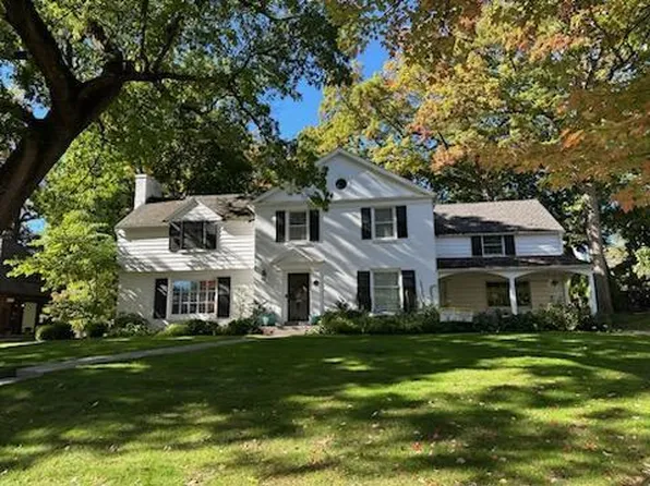 833 Gladstone Dr SE, East Grand Rapids, MI 49506