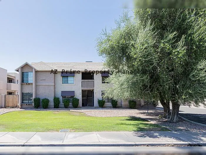 2 bed, 2.0 bath, 779 sqft, $1,295 — Photo 2