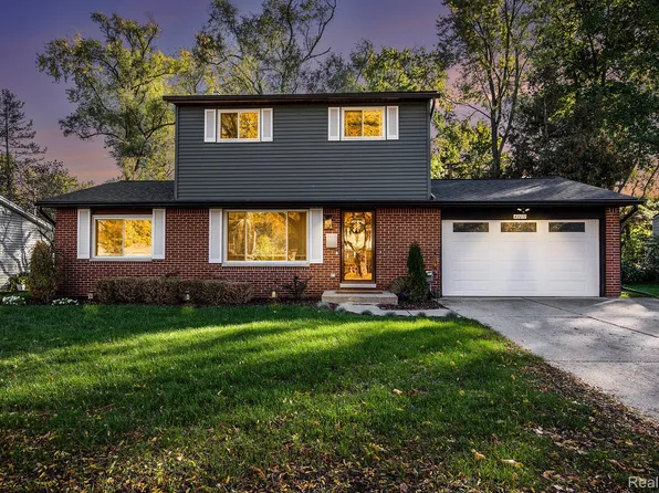 42071 Lindsay Dr, Plymouth, MI 48170