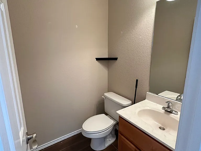 2108 Main St #2 — Photo 7