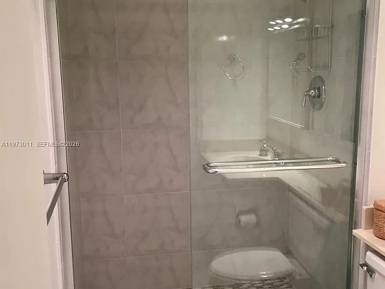 100 Bayview Dr #516 — Photo 31