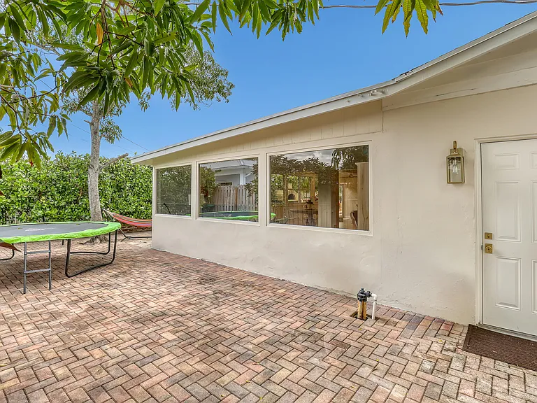 561 Anchorage Dr — Photo 16
