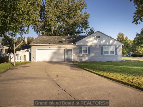 1804 W Louise St, Grand Island, NE 68803