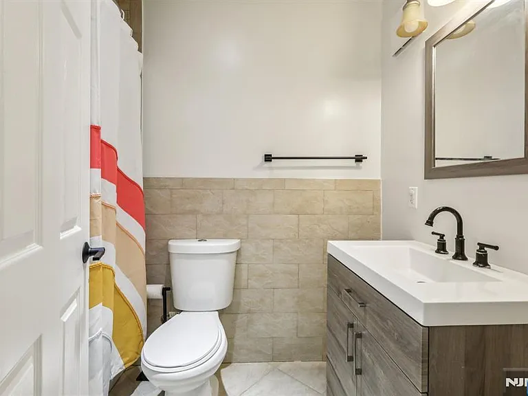 400 Crown Ct #561 — Photo 15