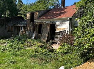 42 Wade Rd, Pomfret Center, CT 06259